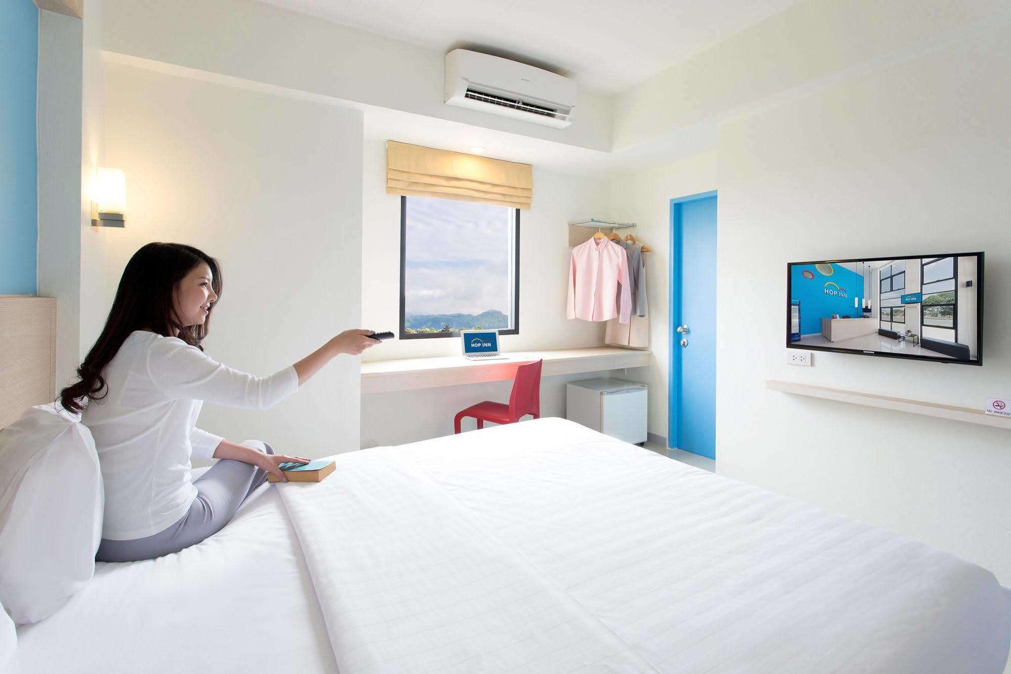 Hop Inn Пхитсанулок Экстерьер фото